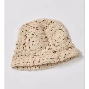 Free People x Rahi Sadie Crochet Bucket Hat NWOT Oatmeal